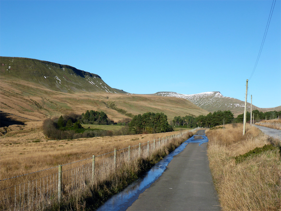 Road to the Neuadd reservoirs