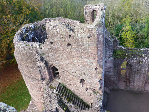 Southwest tower, from the keep