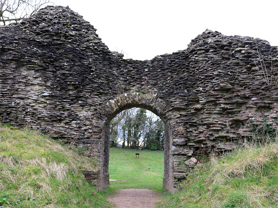 Arched entrance to the inner bailey
