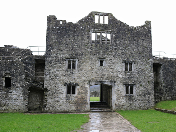 Middle ward and gatehouse