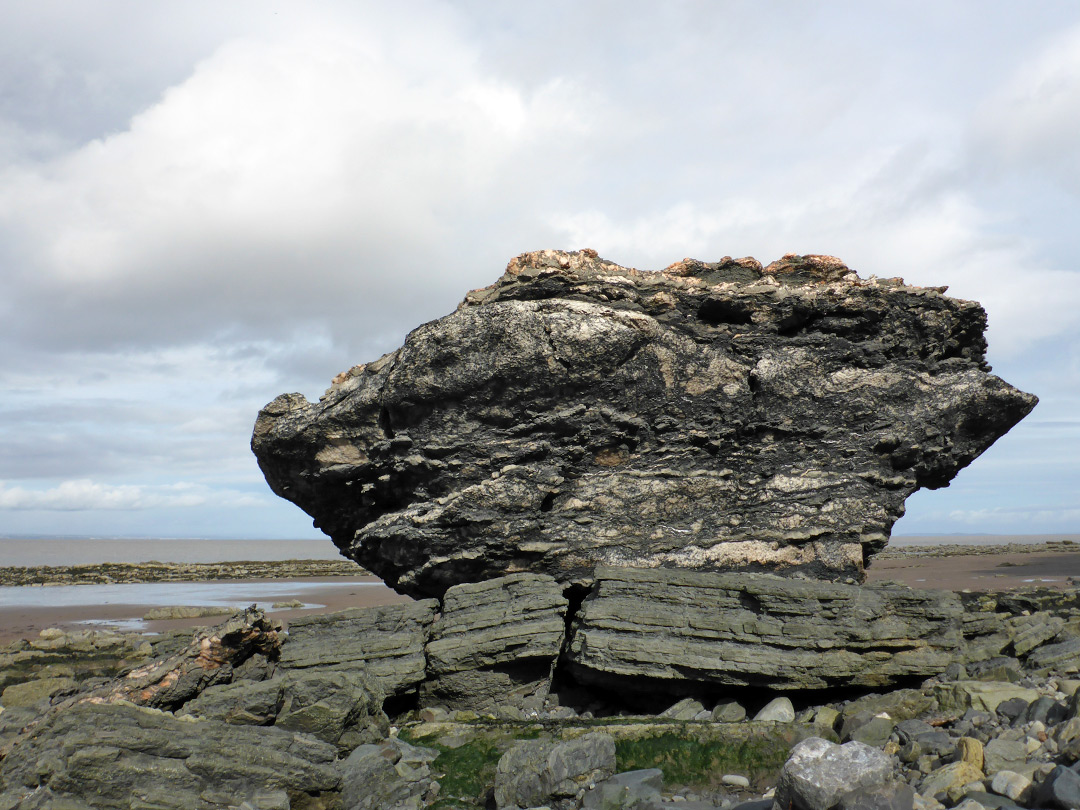 Undercut rock