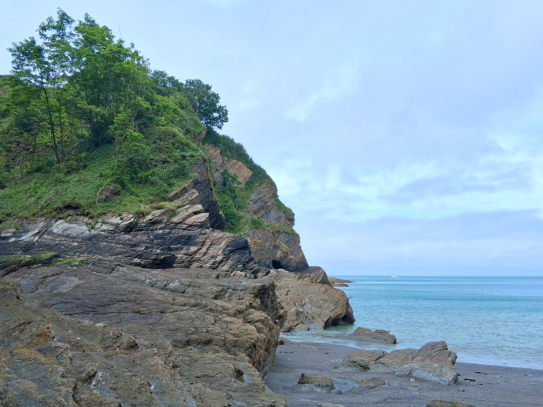 Cliffs at Broad Strand Beach