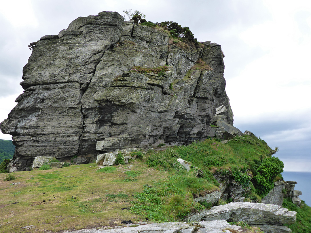 Large rocky outcrop
