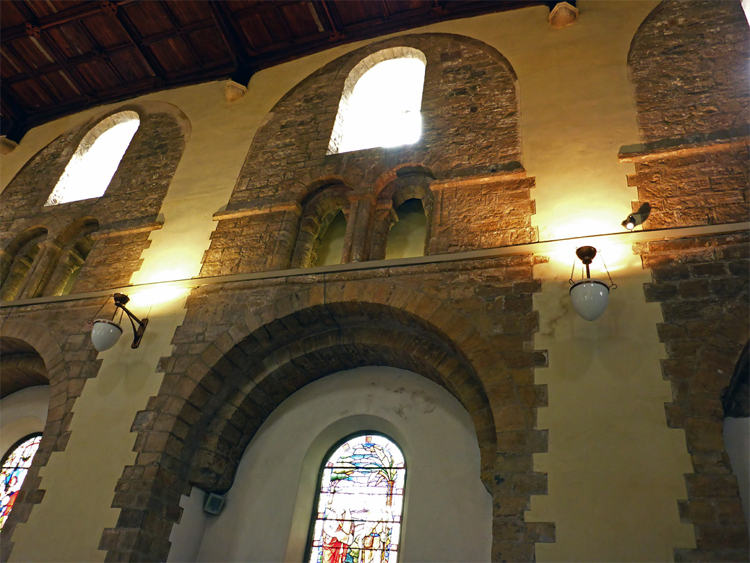 Wall arches