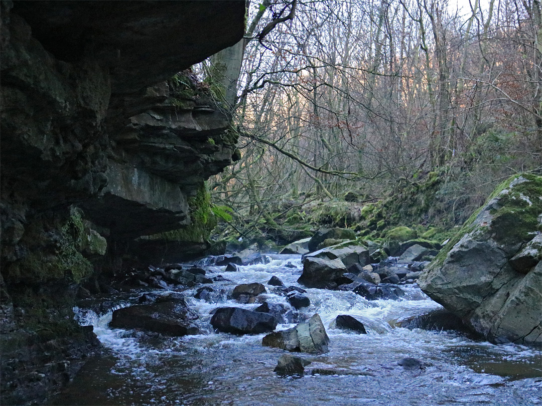 Overhanging cliffs