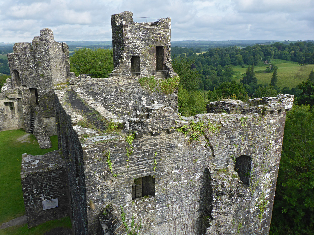 Block beside the keep