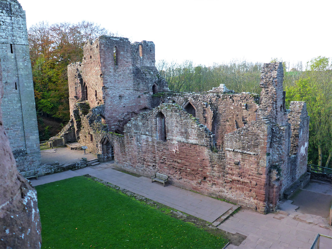 Great hall and courtyard