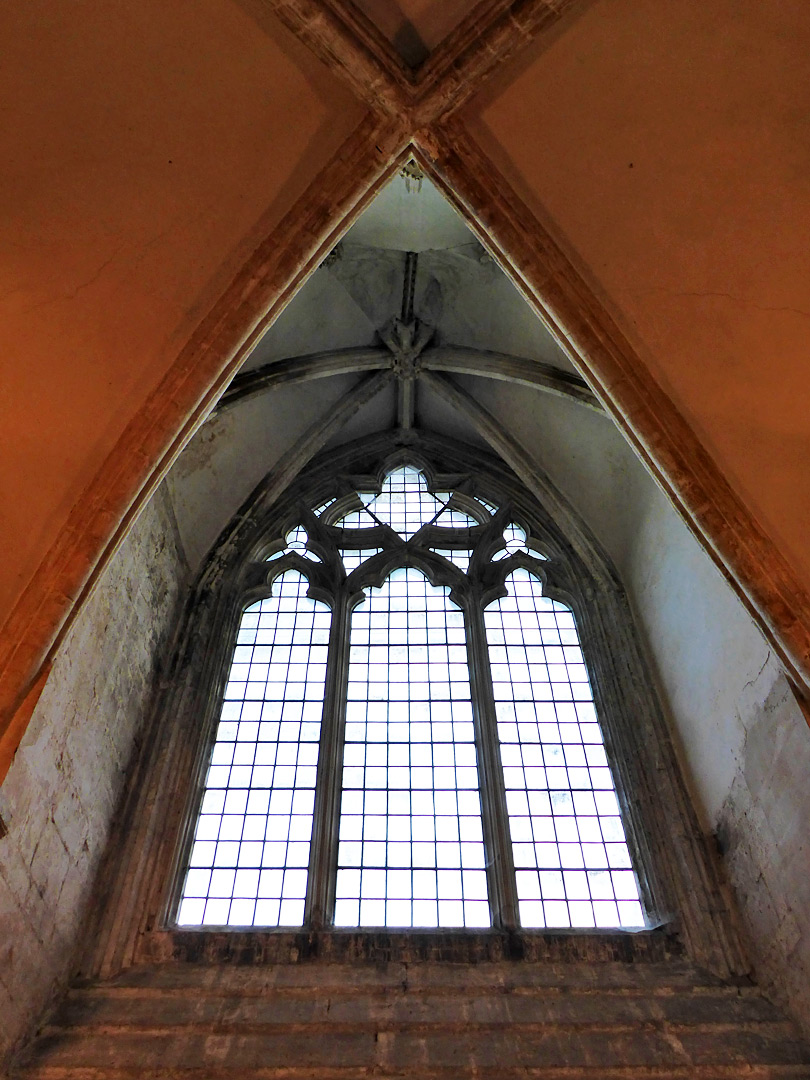 Window and vaulting