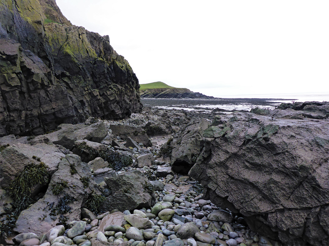 Cliffs and boulders