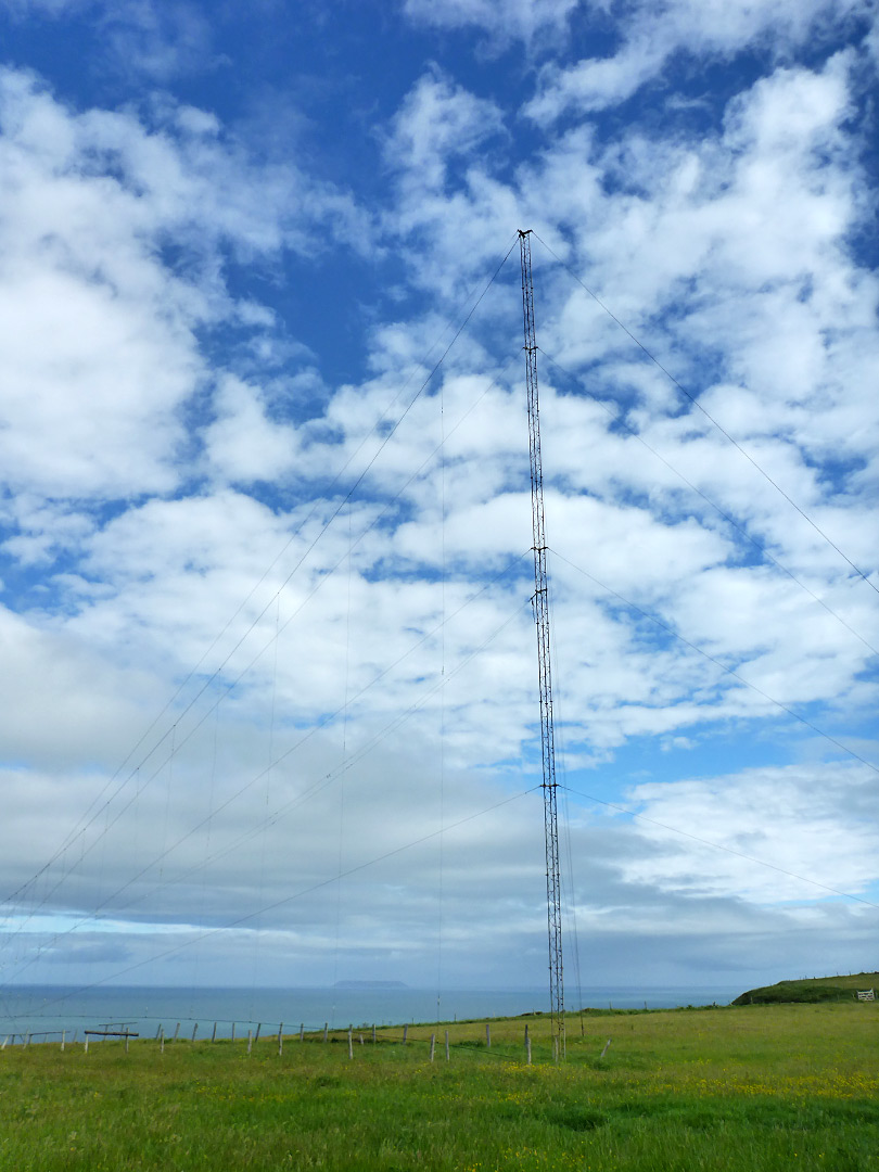 Communications tower