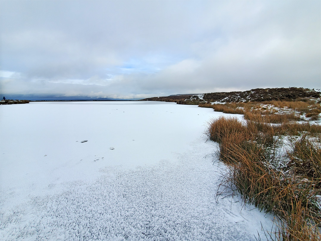 Pen-ffordd-goch Pond