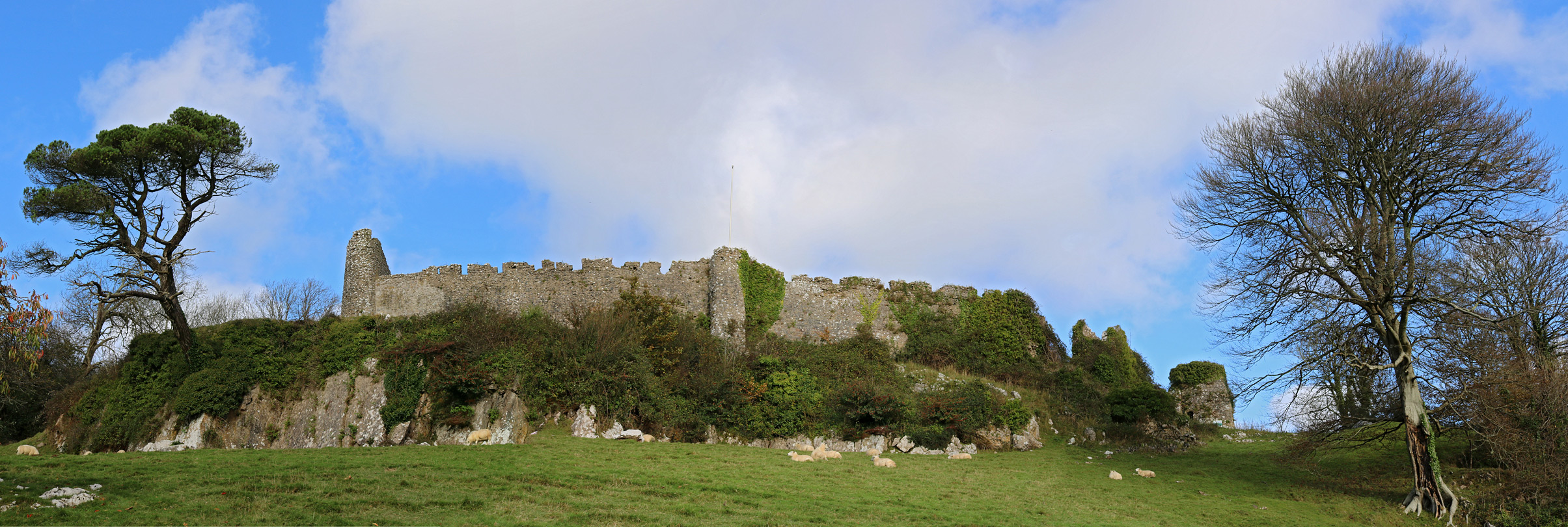 Panorama of the south side of the castle