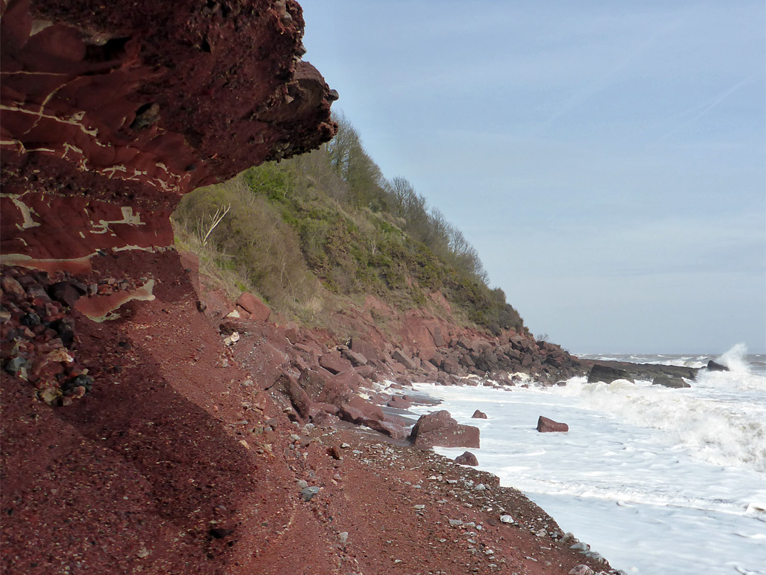 Overhanging rock