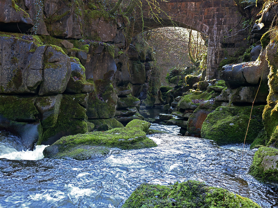 Cliffs and boulders