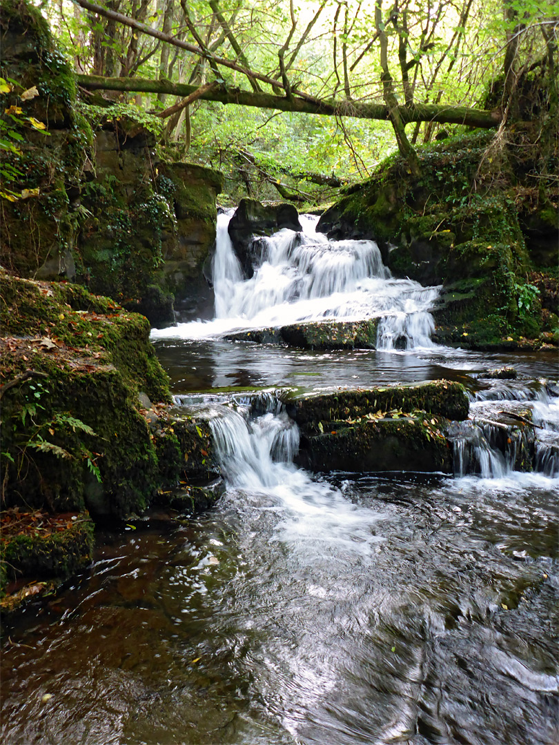 Rhyd-goch waterfall