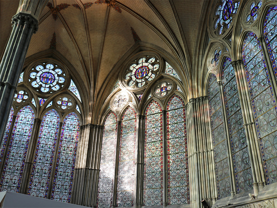 Chapter house windows