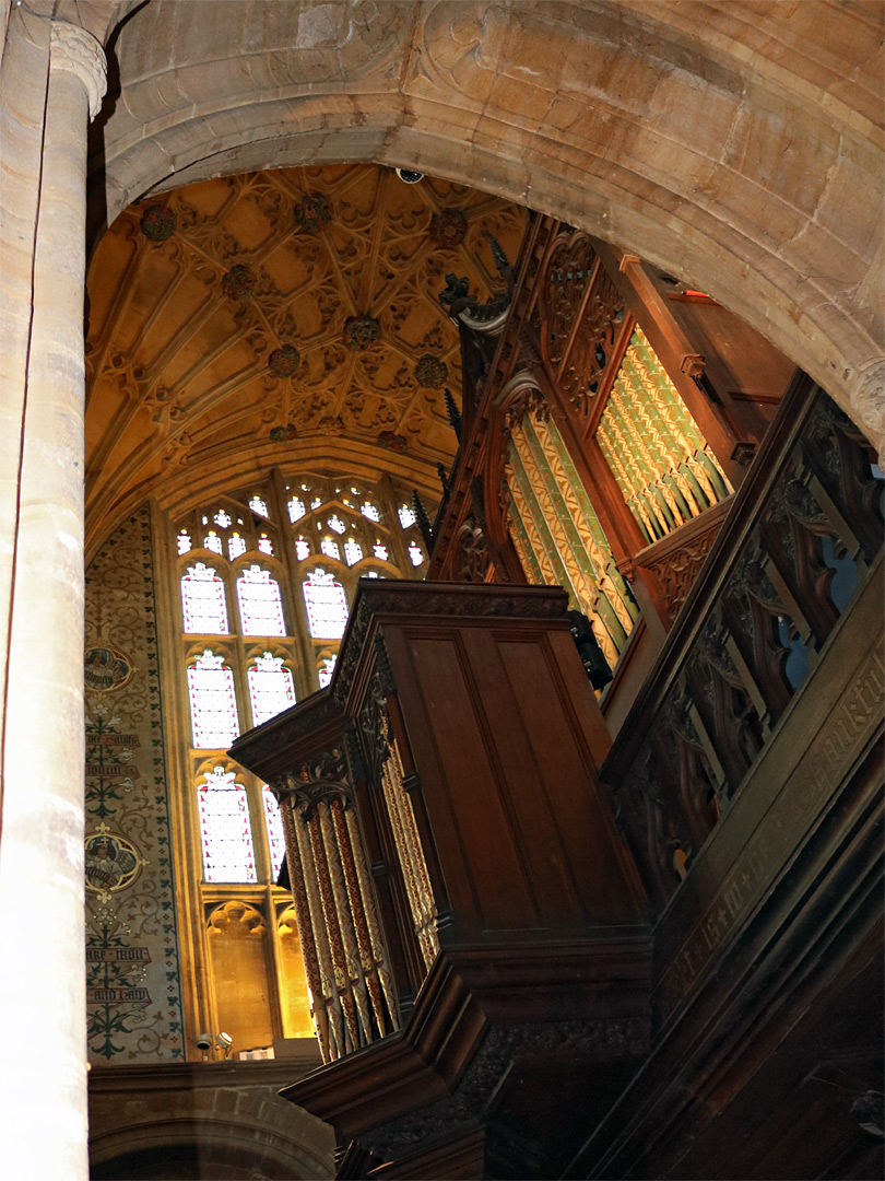 Organ and transept