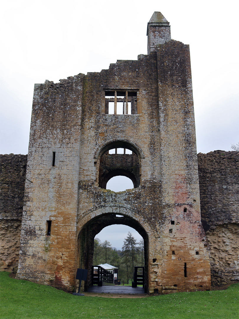 Entrance passageway