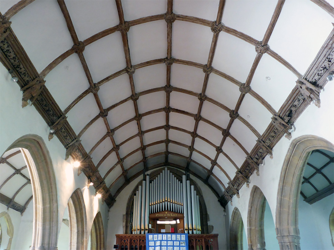 Nave roof