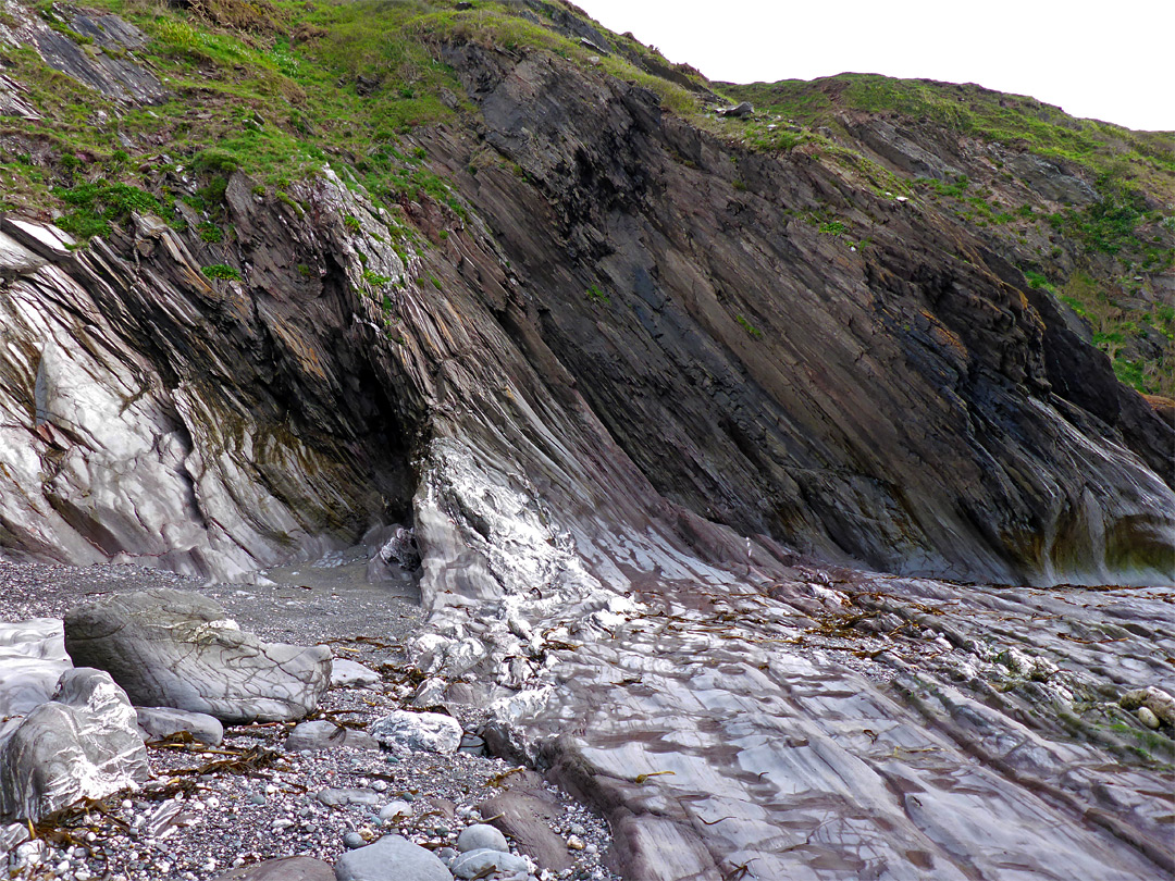 Thin-layered cliffs