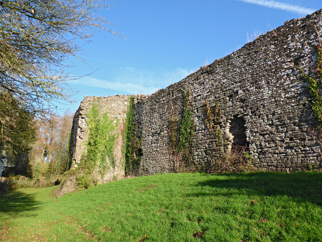 Wall of the outer ward