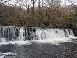 Elongated waterfall