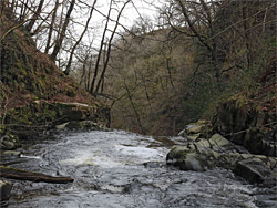 River upstream of Sgwd Einionm Gam