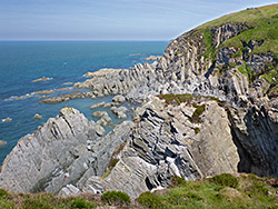 Rocks below Damagehue Cliff