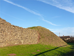 Wall and motte