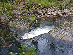 Rocks beside Horseshoe Falls