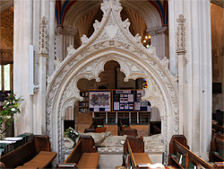 Canopied tomb