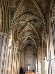 North aisle