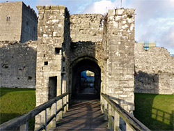 Bridge to the gatehouse