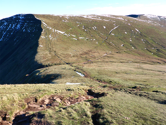 Crain Cwm Cynwyn - ridge east of Cribyn