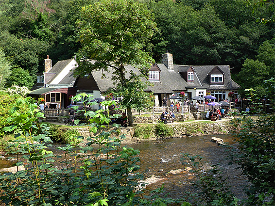 Fingle Bridge Inn