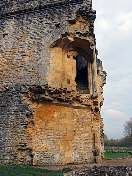 Inaccessible staircase adjoining the hall