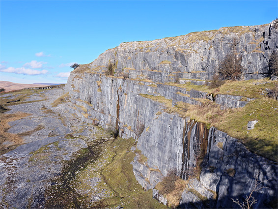 Streaked cliff on the west side of the castle