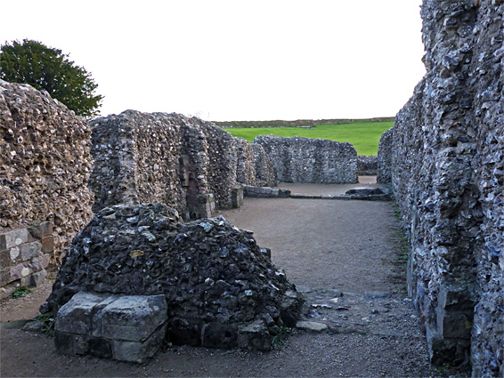 Rooms in the courtyard house