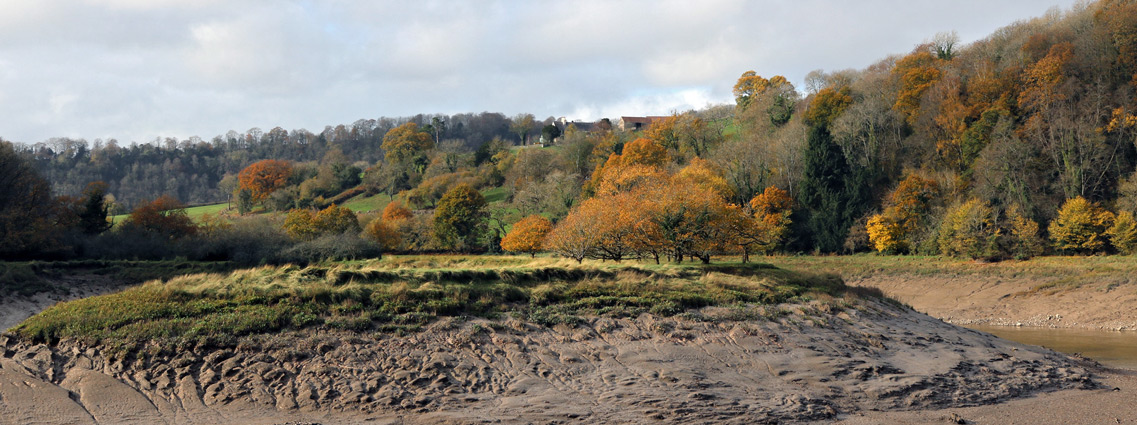 Wide bend along the River Wye