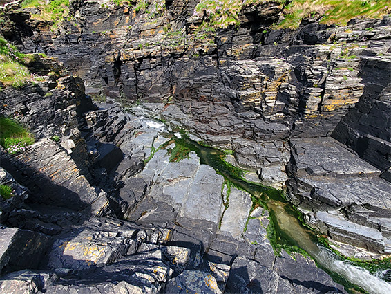 Ledgy slate walls