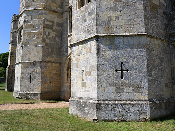 Arrowslits in the octagonal towers of the gatehouse