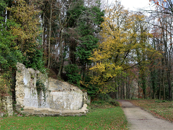 Ruined coach house and stables